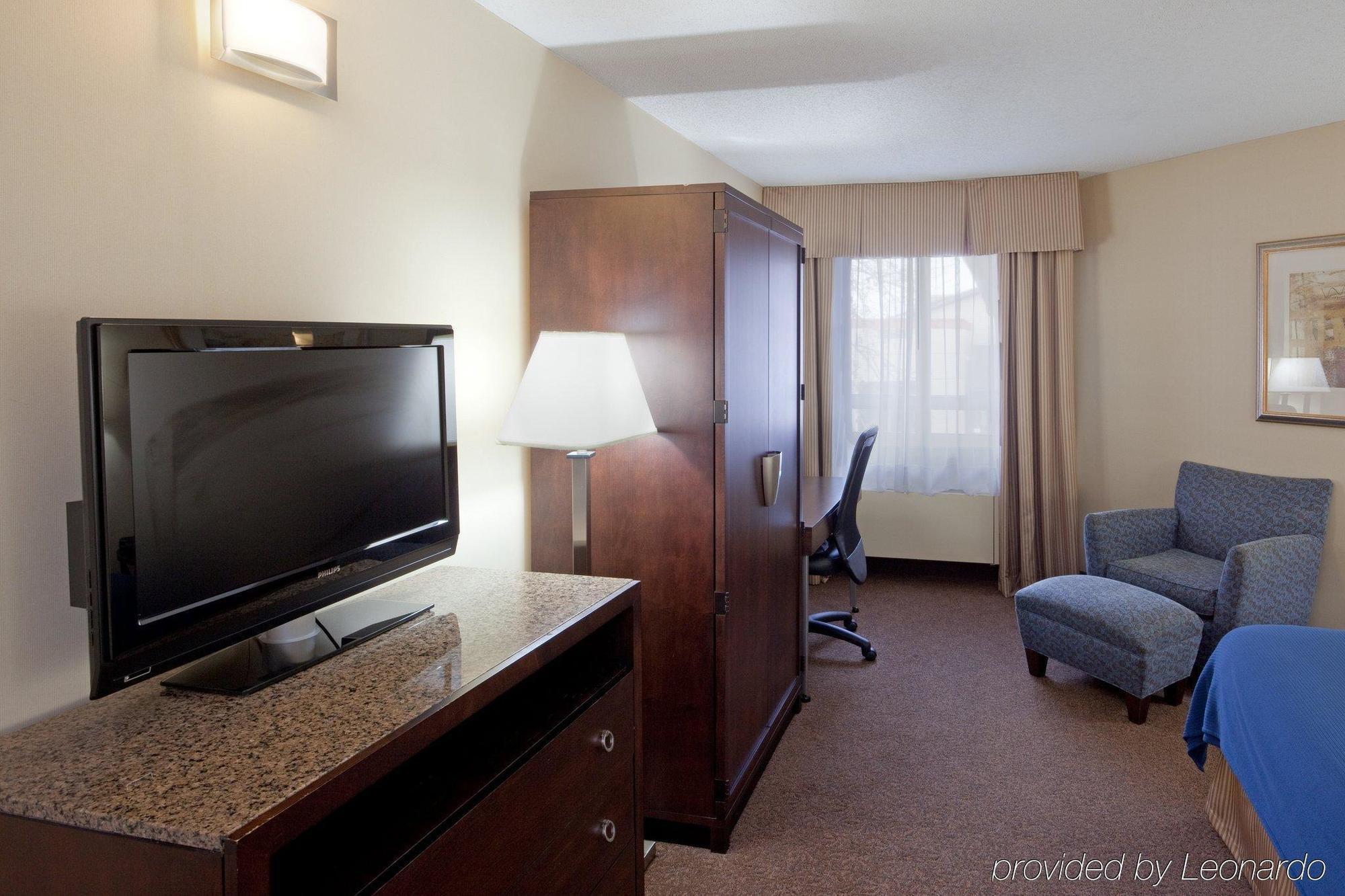 Quality Inn Сен-Жан-сюр-Ришельо Стая снимка